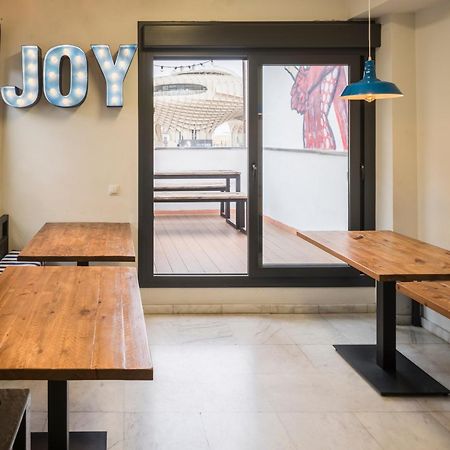 Joy Setas Coworking Hostel Севиля Екстериор снимка