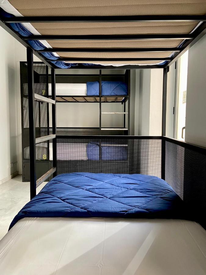 Joy Setas Coworking Hostel Севиля Екстериор снимка