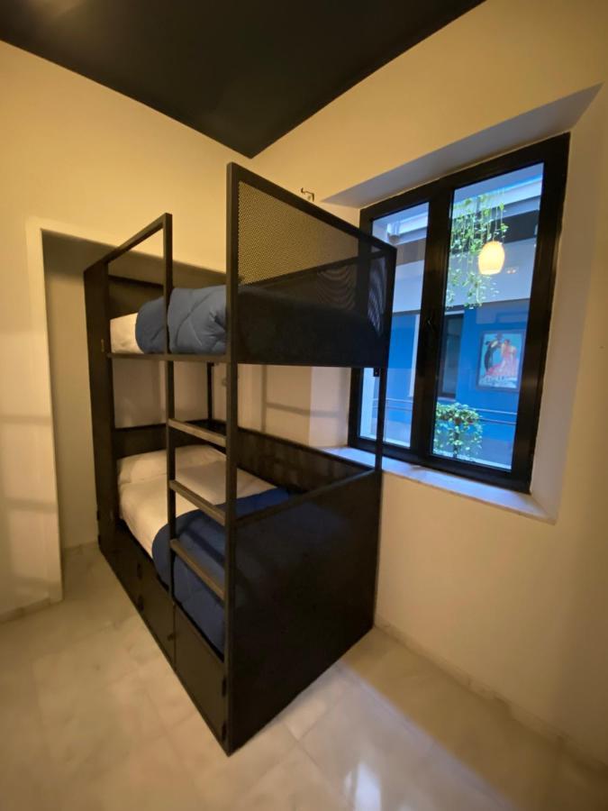 Joy Setas Coworking Hostel Севиля Екстериор снимка