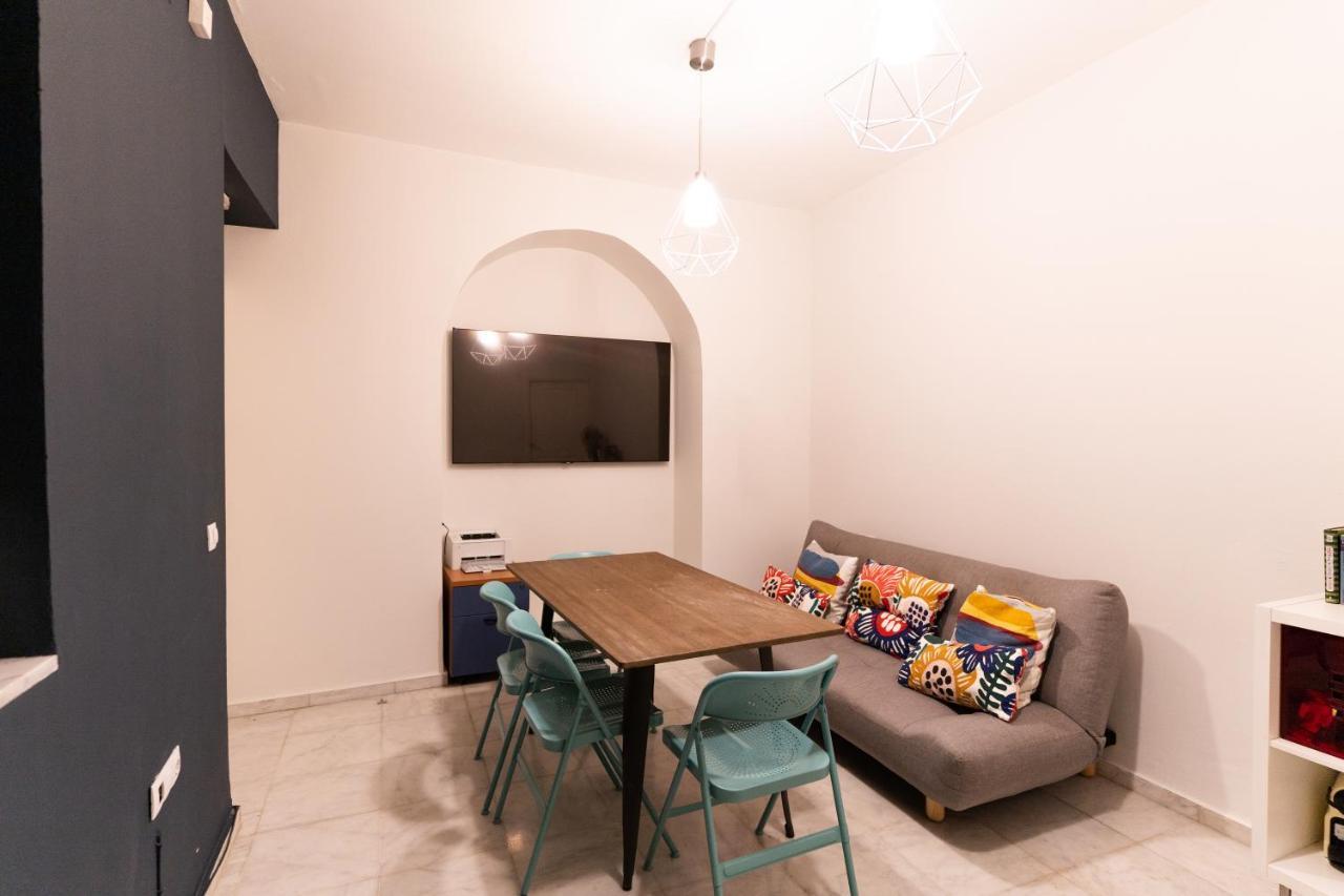 Joy Setas Coworking Hostel Севиля Екстериор снимка