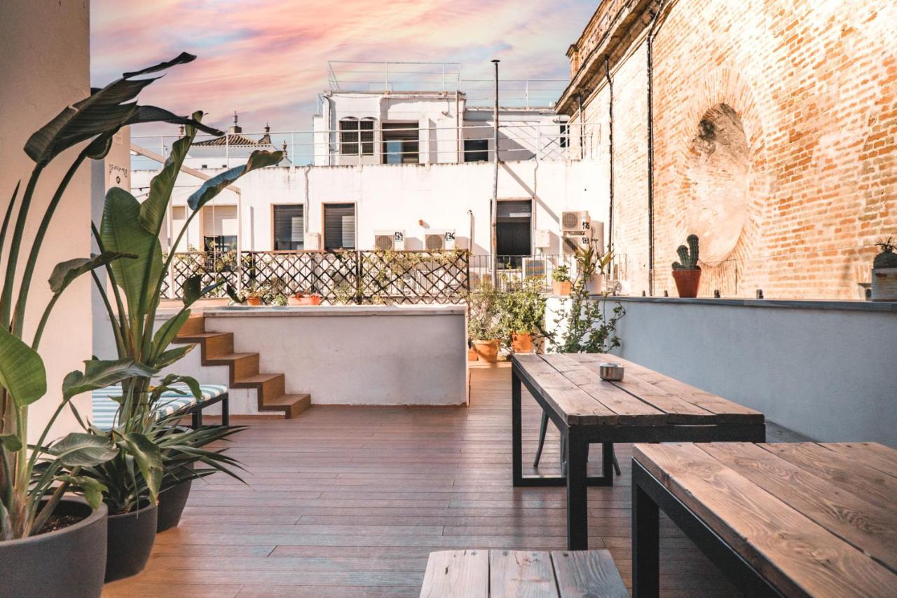 Joy Setas Coworking Hostel Севиля Екстериор снимка