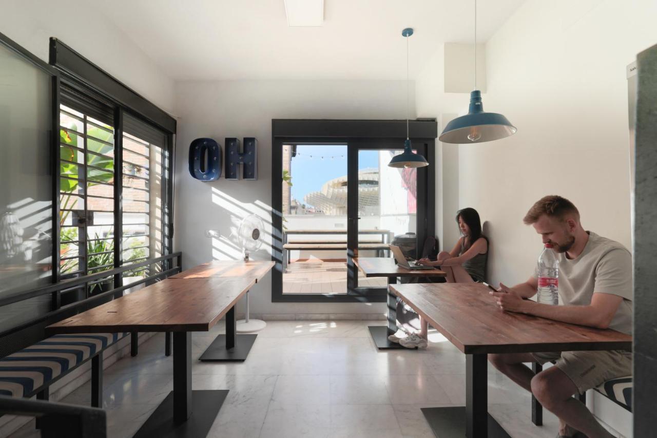 Joy Setas Coworking Hostel Севиля Екстериор снимка