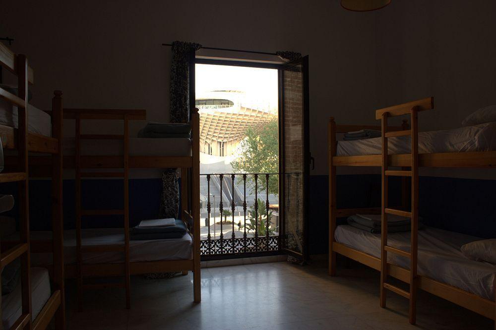 Joy Setas Coworking Hostel Севиля Екстериор снимка