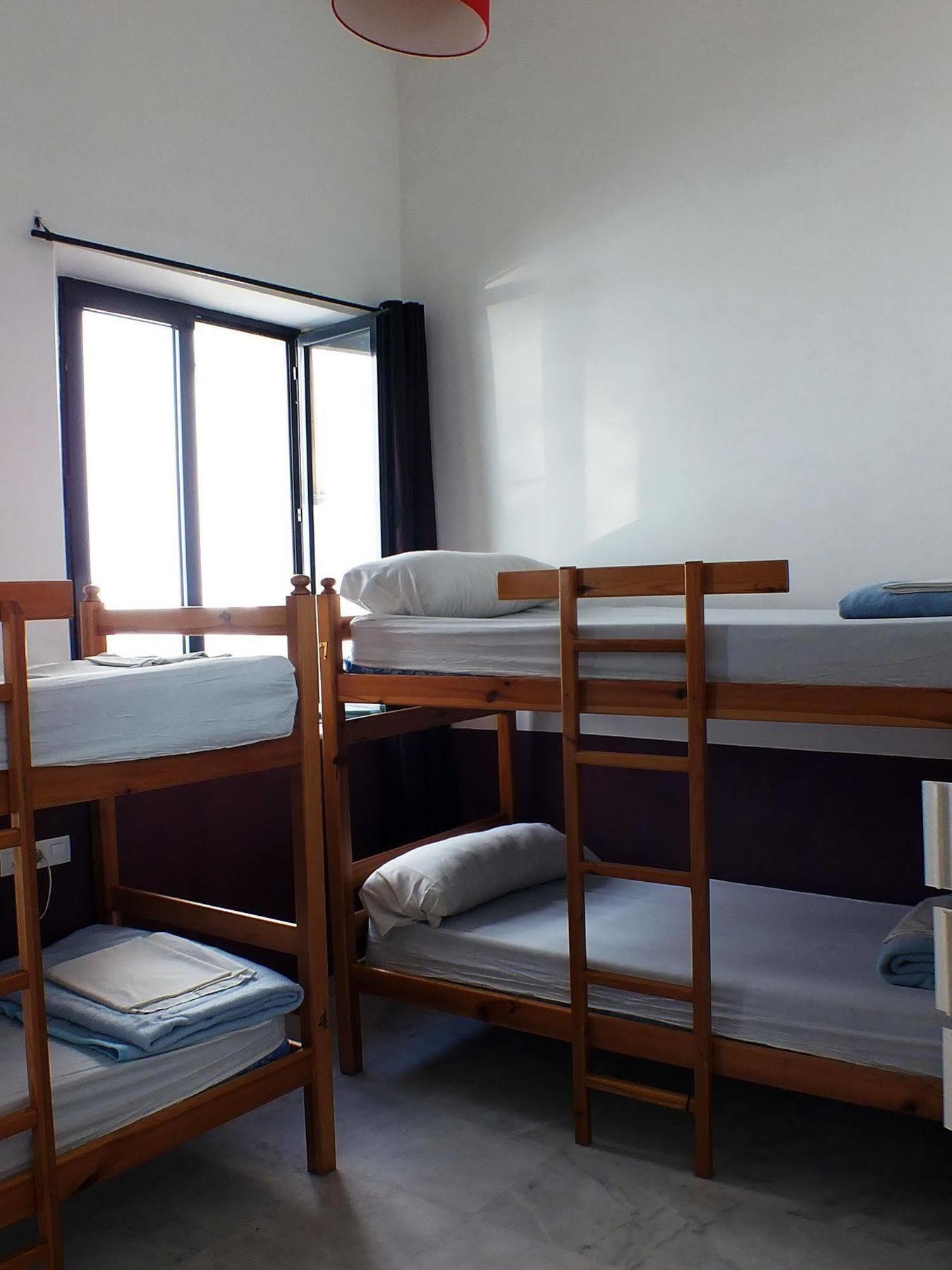 Joy Setas Coworking Hostel Севиля Екстериор снимка